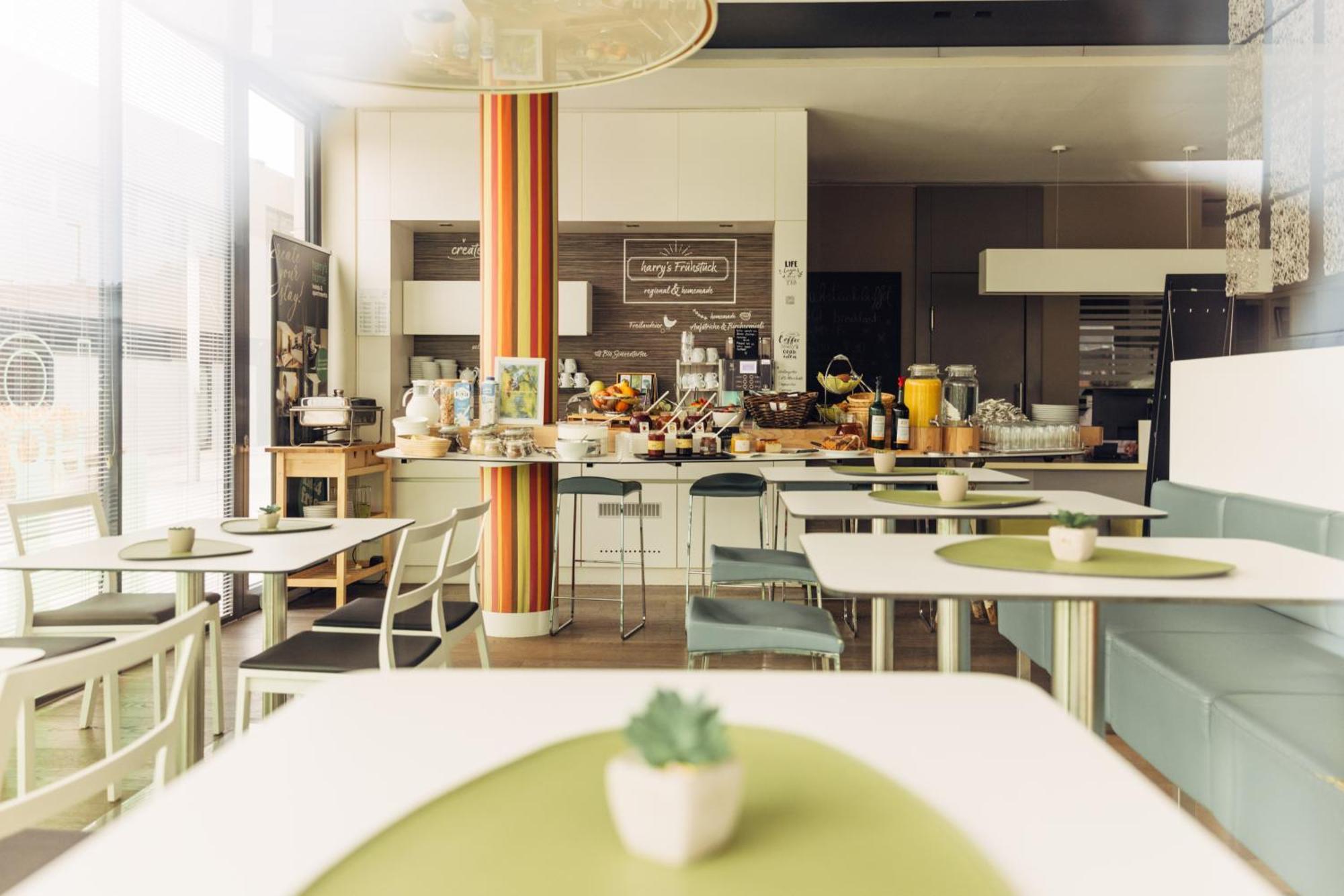 Harry'S Home Hart Bei Graz Hotel & Apartments Exterior photo