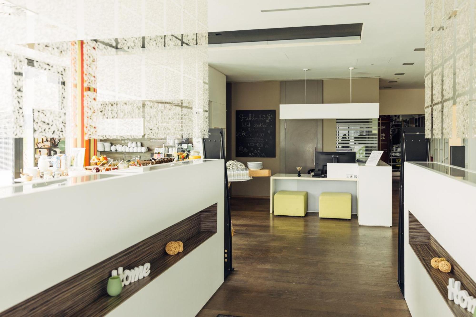 Harry'S Home Hart Bei Graz Hotel & Apartments Exterior photo