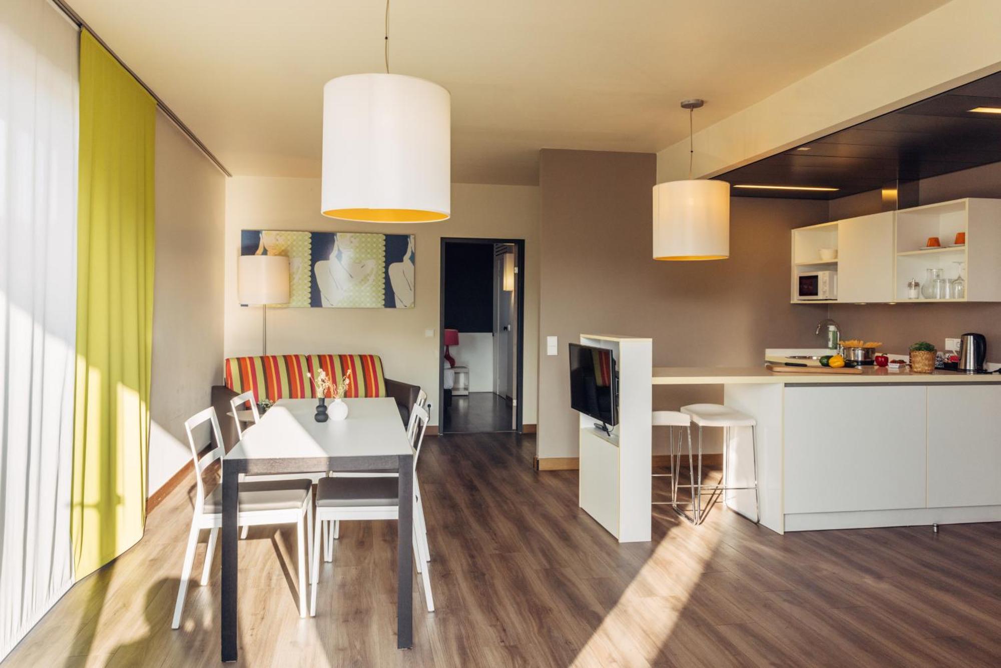 Harry'S Home Hart Bei Graz Hotel & Apartments Exterior photo