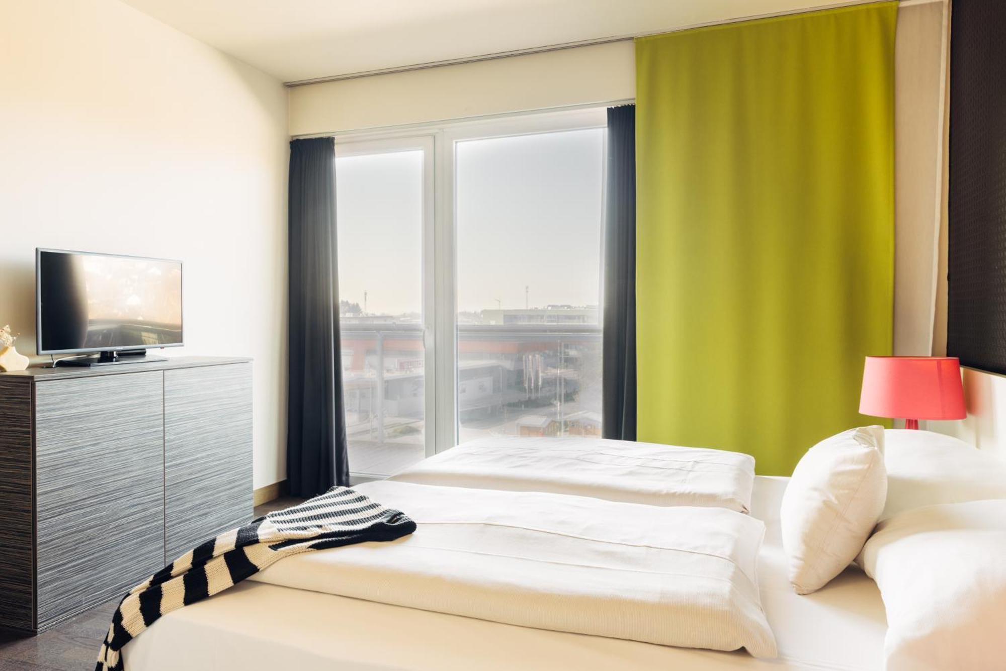 Harry'S Home Hart Bei Graz Hotel & Apartments Exterior photo