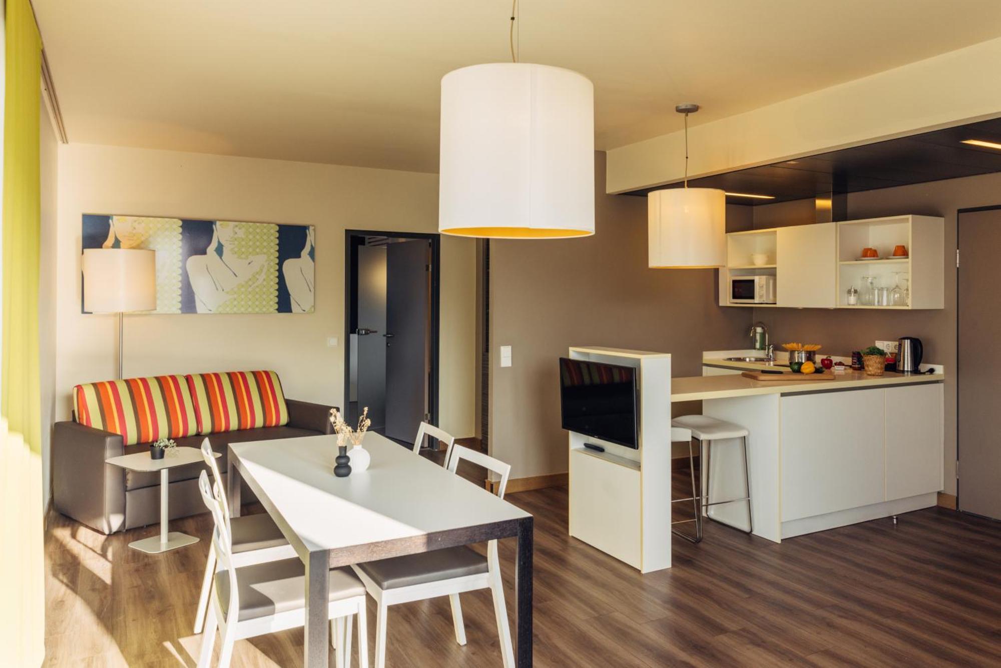 Harry'S Home Hart Bei Graz Hotel & Apartments Exterior photo