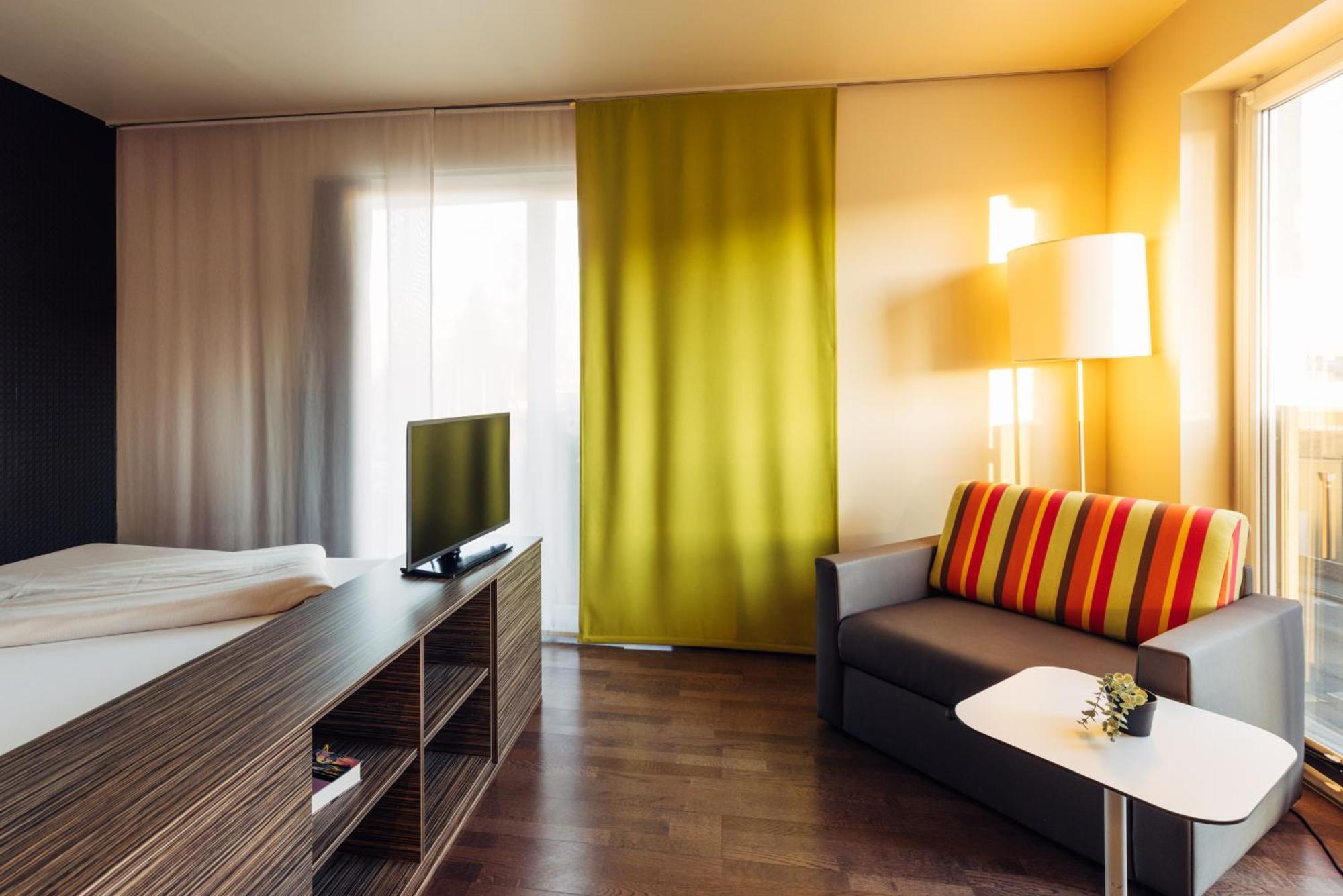 Harry'S Home Hart Bei Graz Hotel & Apartments Exterior photo