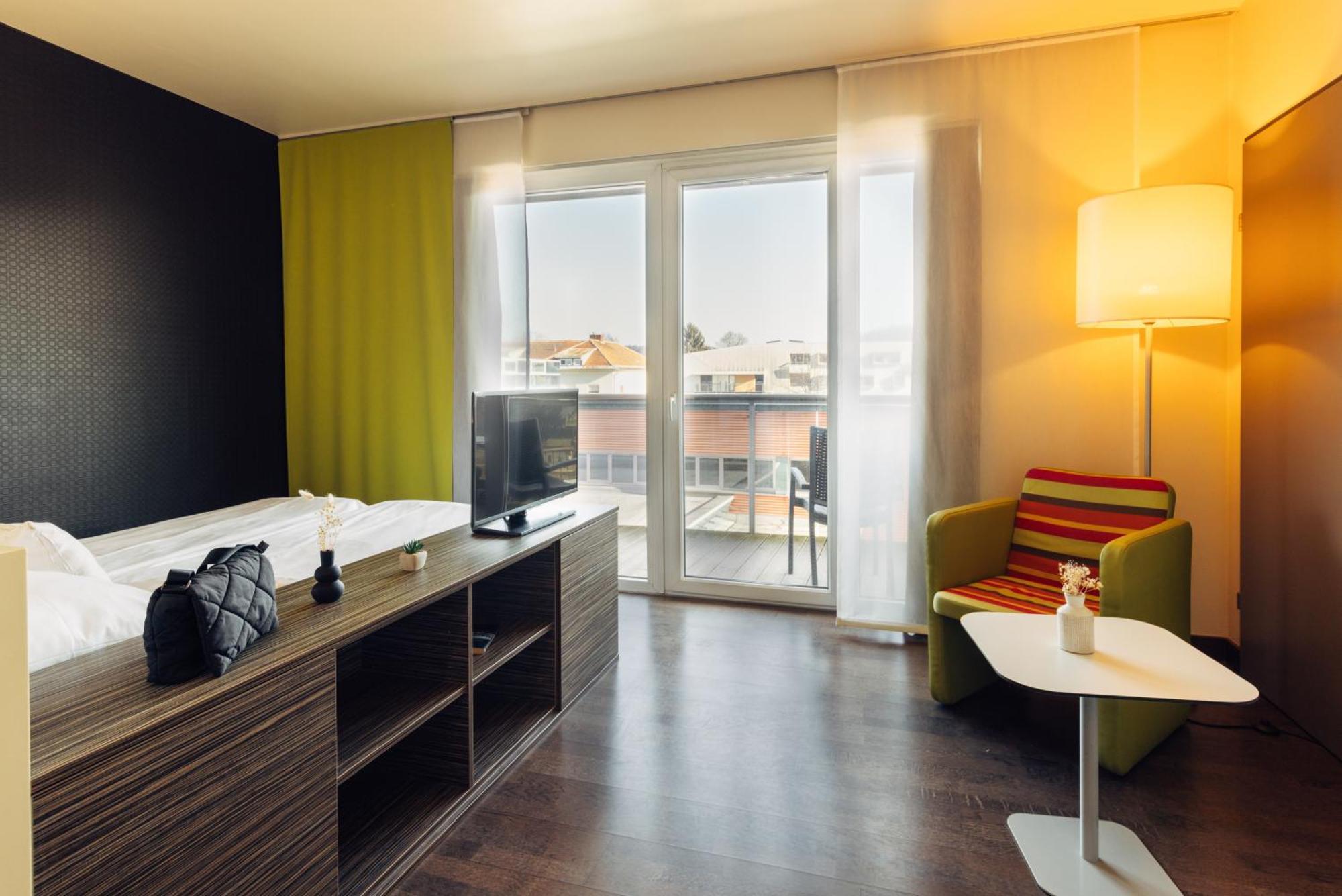 Harry'S Home Hart Bei Graz Hotel & Apartments Exterior photo